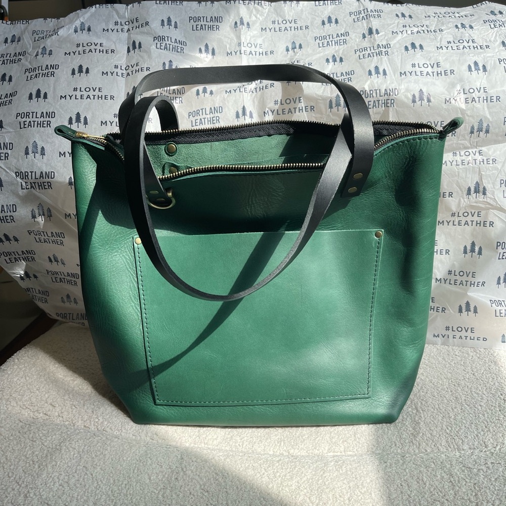 Portland Leather Medium Zipper Tote Bag OG ARUBA - Picture 7 of 13